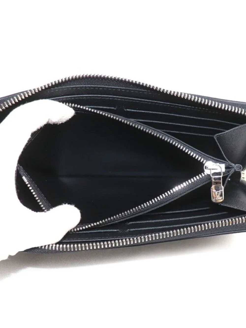 Louis Vuitton Zippy Wallet Horizontal Taiga Black